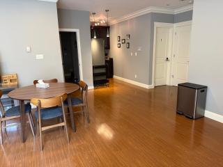 Peaceful & Cozy Home with 3 rooms, 2 SHARED Bathrooms and SHARED Common Space - Vancouver - 3