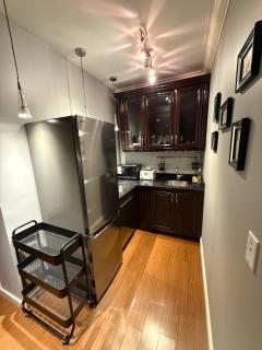 Peaceful & Cozy Home with 3 rooms, SHARED Bathrooms and SHARED Common Space - 1