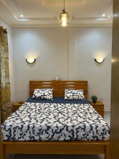 Séjour Muna Appartement Meublé, Équipé et Sécurisé à Douala Kotto Route Principale - 4