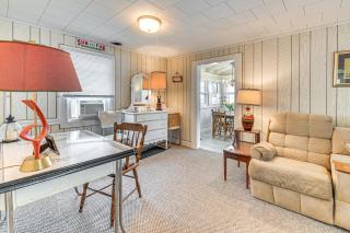 Private Dock: Lakefront Gem Near Belmont Stakes - 6