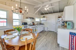 Private Dock Lakefront Gem on Saratoga Lake - Saratoga Springs - 3