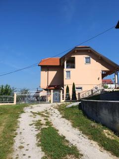 Small Hill Apartments - - 7