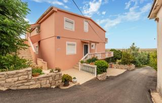 Lovely Apartment In Stara Vas With Wifi - Stara Vas - 1