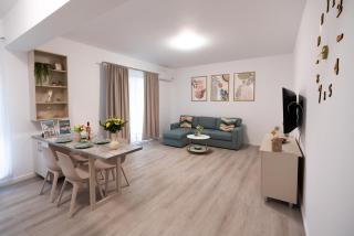 Soni Exclusive Apartments 1218 Plaza with Private Parking & Self Check-in - Bucharest - 0
