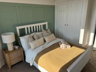 2 bedroom first floor flat- Bonnie Stays - Troon - 1