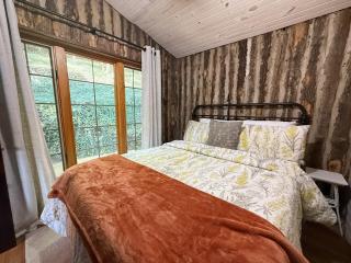 Lakefront Cabin-4BD3BADockHottubFirepitKayaks - 6