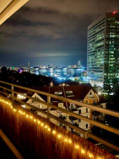 Great View to Allianz Arena & Free Garage Parking - München - 2