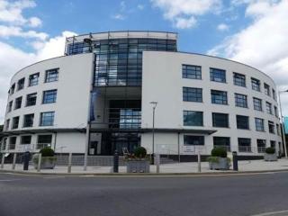 Triple room with 1 double bed and 1 single bed & Heathrow paid pick-up - Uxbridge - 3