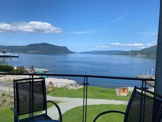 Coolcation - Appartment, 2 bedrooms, 2 bath, stunning sea view, free parking - 2