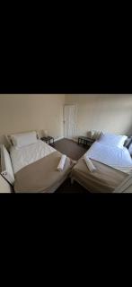 Beautiful 2 bedroom fully equipped property 5-G WiFi, smart TV - Hull - 3