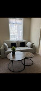 Beautiful 2 bedroom fully equipped property 5-G WiFi, smart TV - Hull - 8