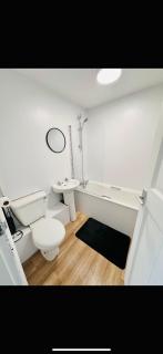 Beautiful 2 bedroom fully equipped property 5-G WiFi, smart TV - Hull - 7