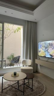 Hotel-Style Studio with Private Balcony - Riad - 6