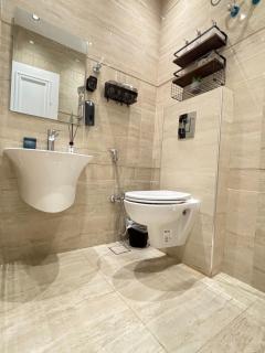 Al Majdiah Luxury Studio private Balcony with Trees View - 4