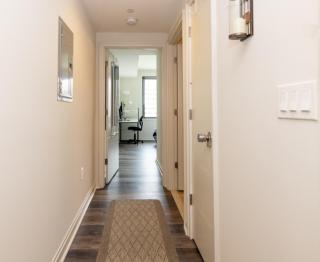 DT 2BR 2BA Luxe Suite Walkable Gym Pool Parking - Silver Spring - 5