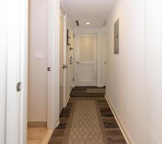 DT 2BR 2BA Luxe Suite Walkable Gym Pool Parking - Silver Spring - 2