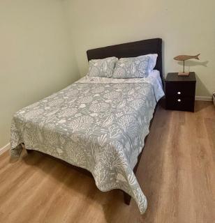 Gorgeous Beach Unit sleeps 4, 2 beach badges, beach towels, and 4 min to beach - 4