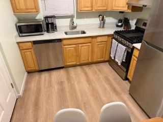 Gorgeous Beach Unit sleeps 4, 2 beach badges, beach towels, and 4 min to beach - Seaside Heights - 3