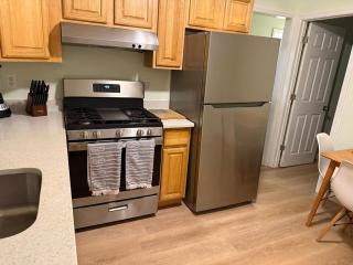 Gorgeous Beach Unit sleeps 4, 2 beach badges, beach towels, and 4 min to beach - Seaside Heights - 1