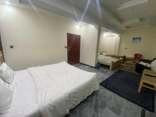 Khunjerab Inn - Nārān - 1