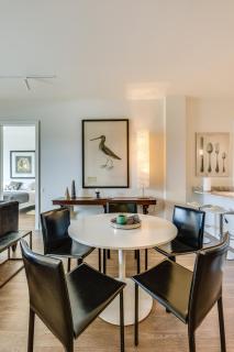 Designer 3BR with Balcony & Elevator on Clark! apts - Chicago - 7