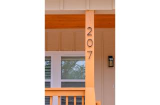 Generous 4BR3BA Charmer Near Glorius Downtown - San Antonio - 8