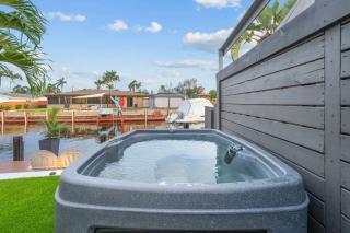 Tropical WaterFront Oasis - 6