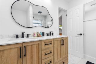 Modern Luxe Hideaway - Dania Beach - 6