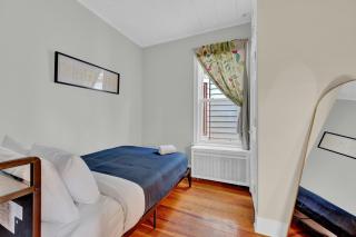 Charming 3bd Bungalow in Vibrant Andersonville home - Chicago - 1
