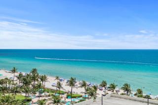 Beachfront Oasis I Balcony I BBQ I Pool I Gym - 0
