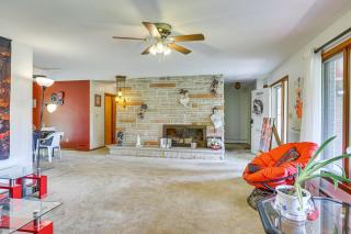 Pet-Friendly Grove City Home with Lake on 19 Acres! - Grove City - 5