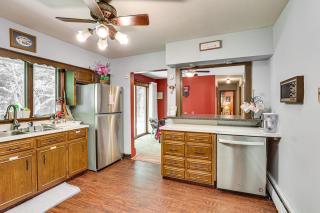 Pet-Friendly Grove City Home with Lake on 19 Acres! - Grove City - 2