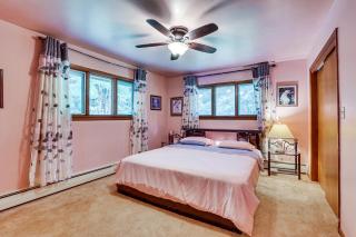Pet-Friendly Grove City Home with Lake on 19 Acres! - Grove City - 1