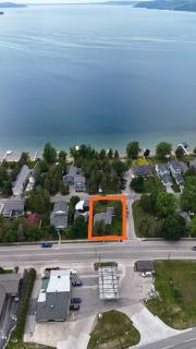 New! The Lily Pad On Benzie Blvd - Super Cute! - Beulah - 8