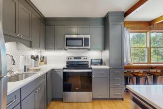 Topside Garden - North Conway - 2