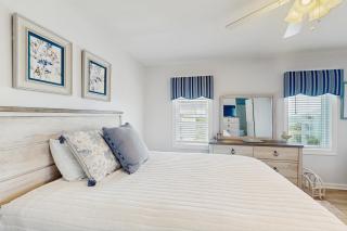 Suite Retreat - Emerald Isle - 1