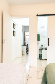 Studio Cravo e Canela - Aconchego e privacidade, ideal para casais, com cozinha completa, ar-condicionado, Wi-Fi, vaga de garagem, excelente custo benefício, lugar tranquilo entre as praias dos Ingleses e Moçambique - 6