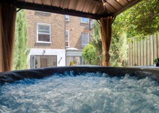 London Queen's Park - hot tub, cinema, games - 0
