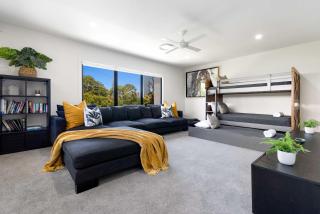 Luxe Capri Villa Heated Pool 850m to the Beach - Gold Coast - 5