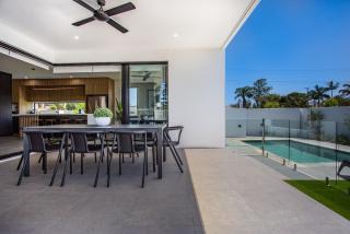 Luxe Capri Villa Heated Pool,10-min Walk to Beach - 8