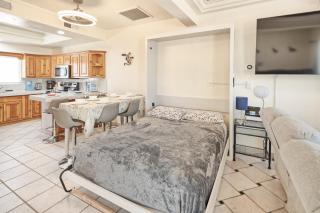 3 Story Home 3BR 2BA with Rooftop View and Heated Pool - La Choya - 2