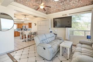 3 Story Home 3BR 2BA with Rooftop View and Heated Pool - La Choya - 5