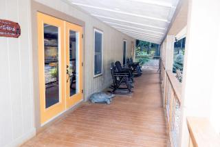 The Retreat by On Cue Properties - 5