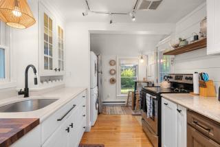 Babes Bungalow by Leavetown Vacations - 3