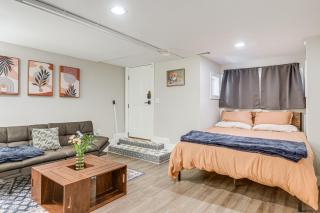 2 Mi to National Mall Walkable DC Studio! - Washington - 0