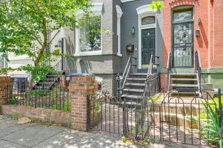 2 Mi to National Mall Walkable DC Studio! - 8