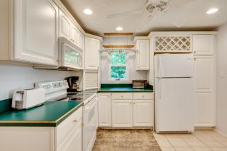 Near White Mountain National Forest Cozy Cottage! - North Conway - 1