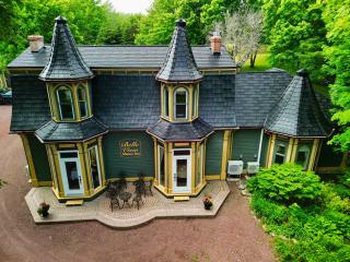 Belle View Manor Inn - Harbour Grace - 0