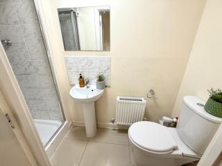Comfortable 3 Bed Home away from Home - Bristol - 2