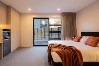 Hayes Chalet, Alpine Escape 5BR Stay - 7